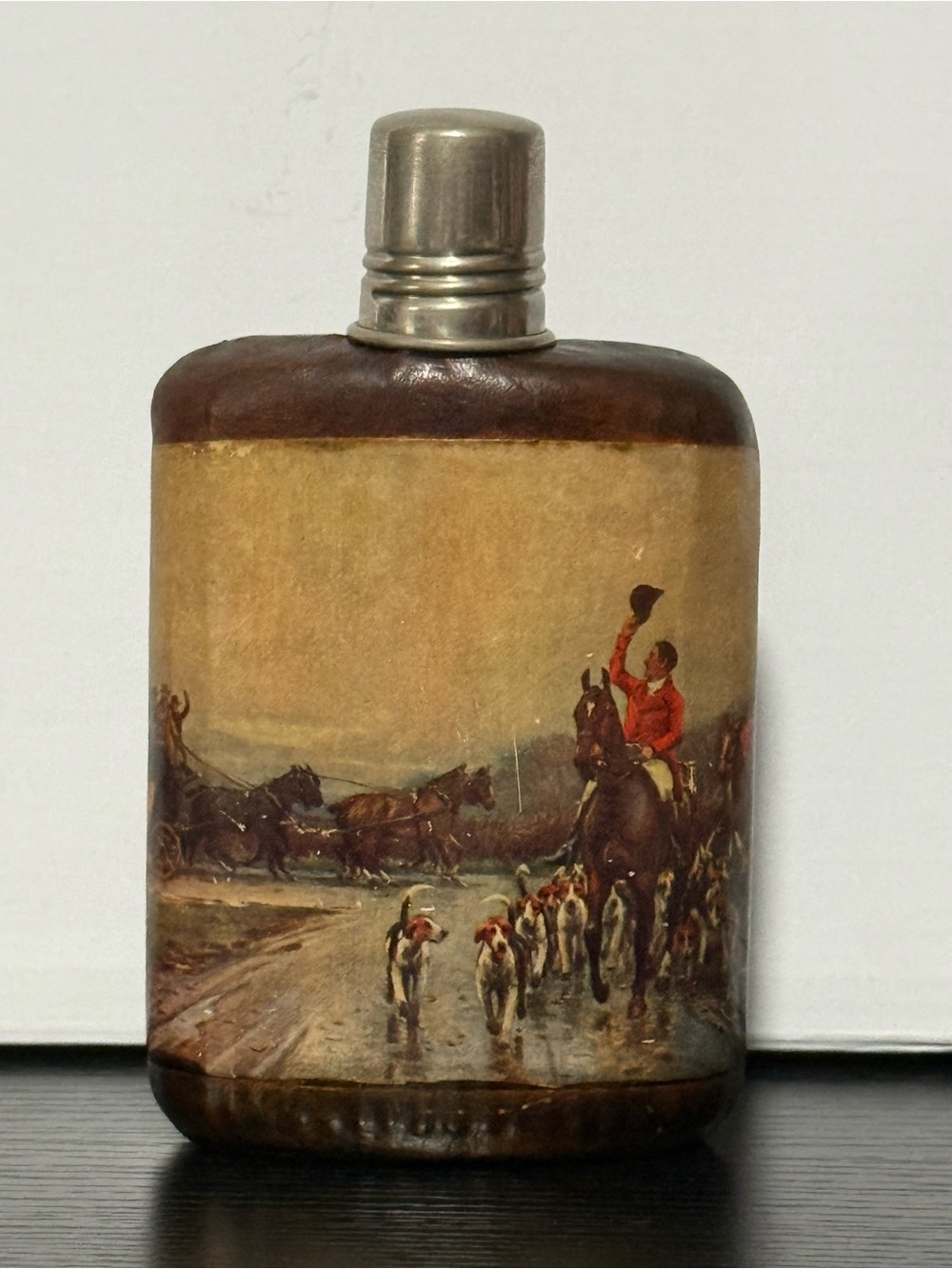 VTG Italian Leather Wrapped Glass Flask Decanter Fox Hunt Scene Shot Glass +